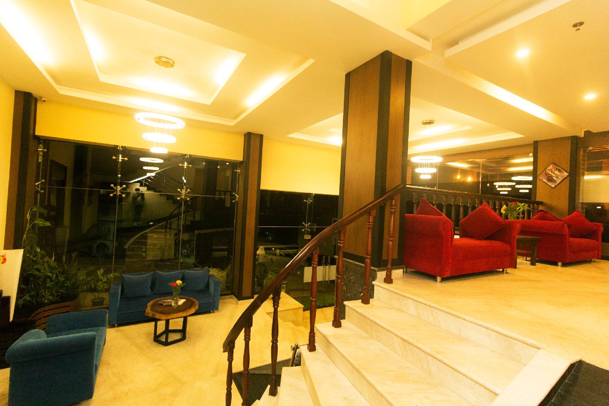 Lounge & Outside Image 12